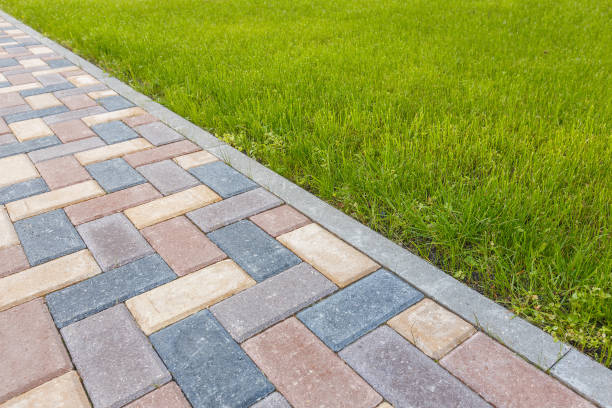 Best Professional Driveway Pavers  in Hiawatha, KS